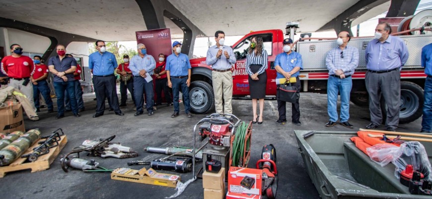 Club Rotario Matamoros Industrial realiza donación de equipo para bomberos  – Periodico El Toston